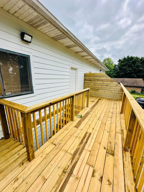 Building Photo - 410 Pine Lake Ave