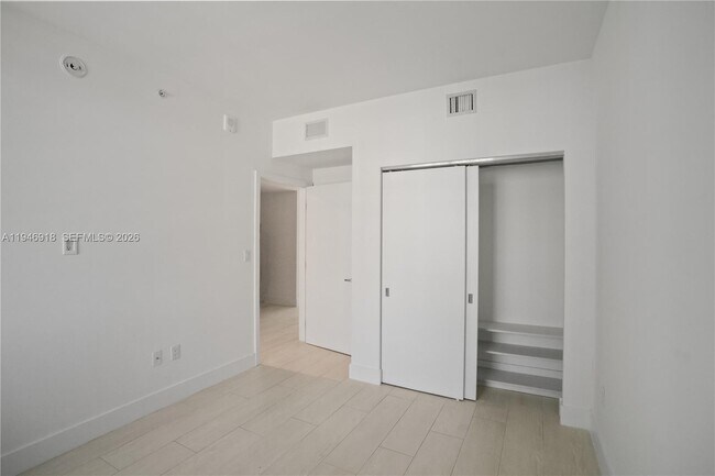 Building Photo - 16385 Biscayne Blvd