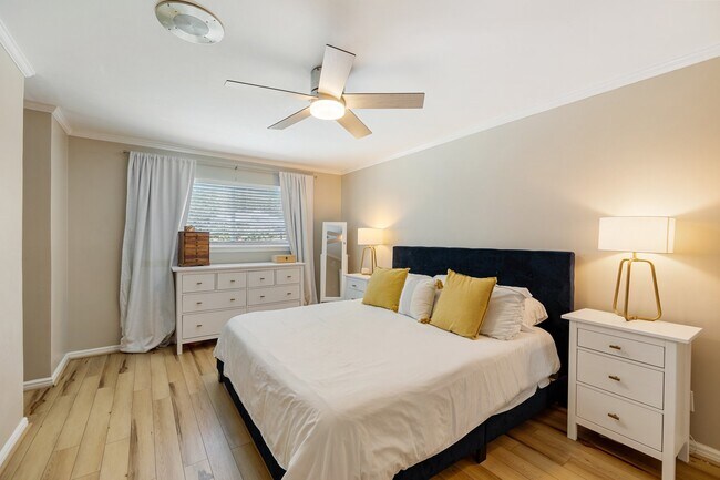 Building Photo - 4411 Deer Lodge Dr