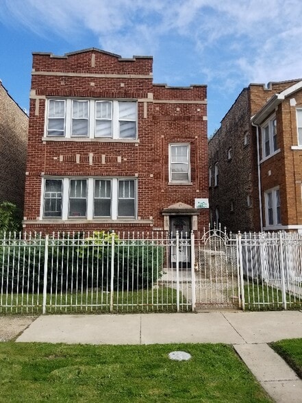 Building Photo - 7009 S Union Ave