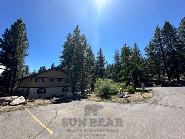 Building Photo - 1,590 Sq. Ft. Tyrolian Chalet – Full IVGID & Tennis Access -Allows a dog upon approval!