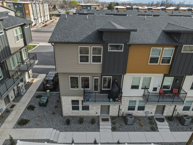 Building Photo - 108 W Ryker Ln
