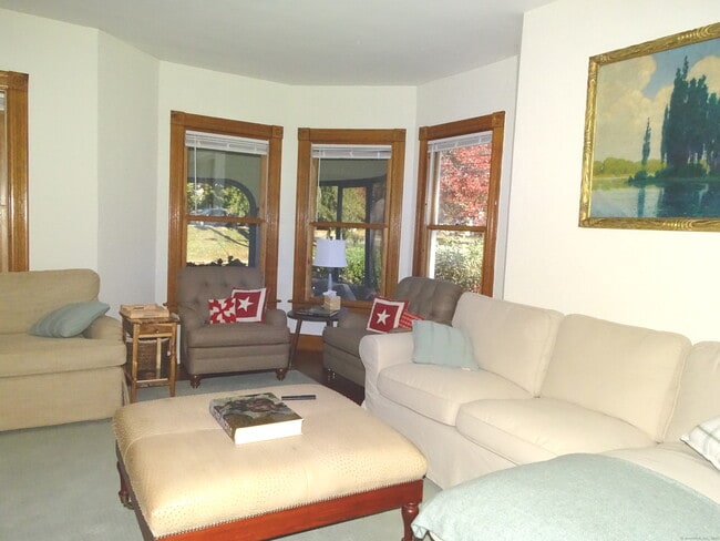 Building Photo - 101 S Main St