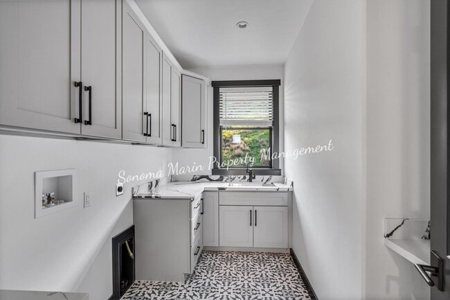 Building Photo - ~Luxury Brand-New Fountaingrove Home with Exceptional Views~