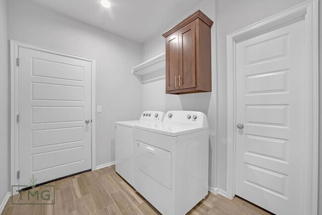 Building Photo - Owasso Dream Home! New Construction! Encla...