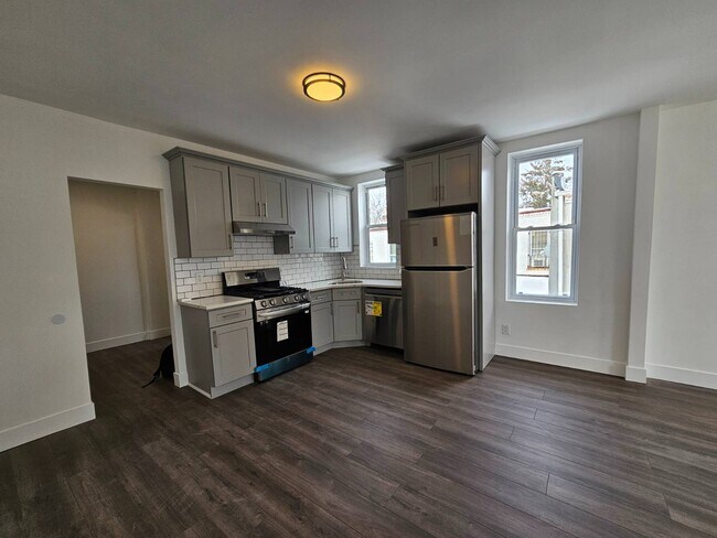 Building Photo - 312 E 26th St