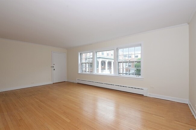 Building Photo - 1402 Hinman Ave