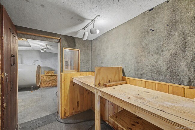 Building Photo - 2585 State Rte 55