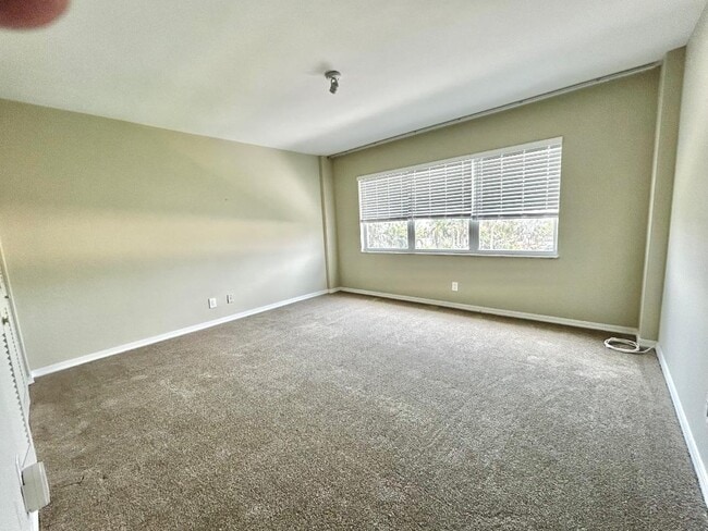 Bedroom #2 - 1100 N Shore Dr NE