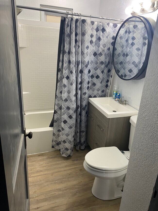 Building Photo - 308 Owens Ave