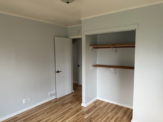 Building Photo - 4521 Victory Ave