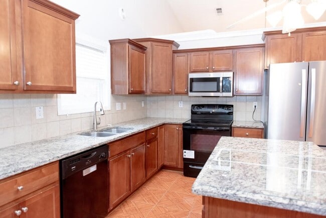 Building Photo - 1159 Simonton Glen Way SE