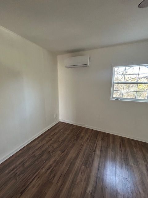 Building Photo - 211 W Washington St