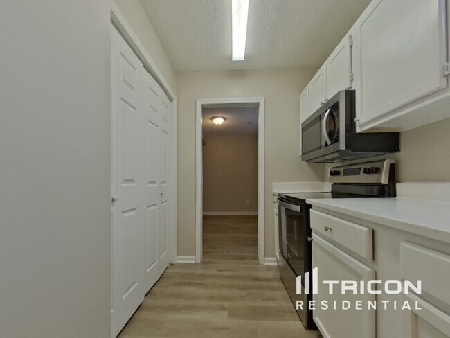 Building Photo - 205 Sagamare Rd