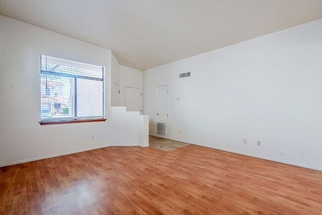 Building Photo - Pending/ Rented - Charming 3-bedroom, 2-ba...