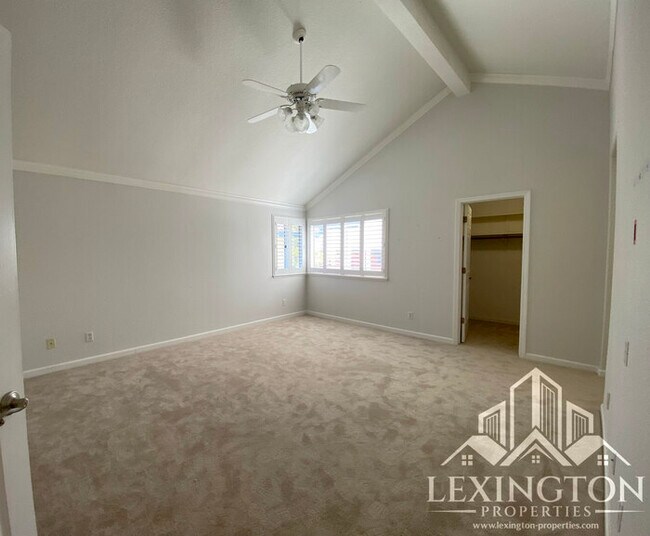 Building Photo - 6118 Cameo Dr