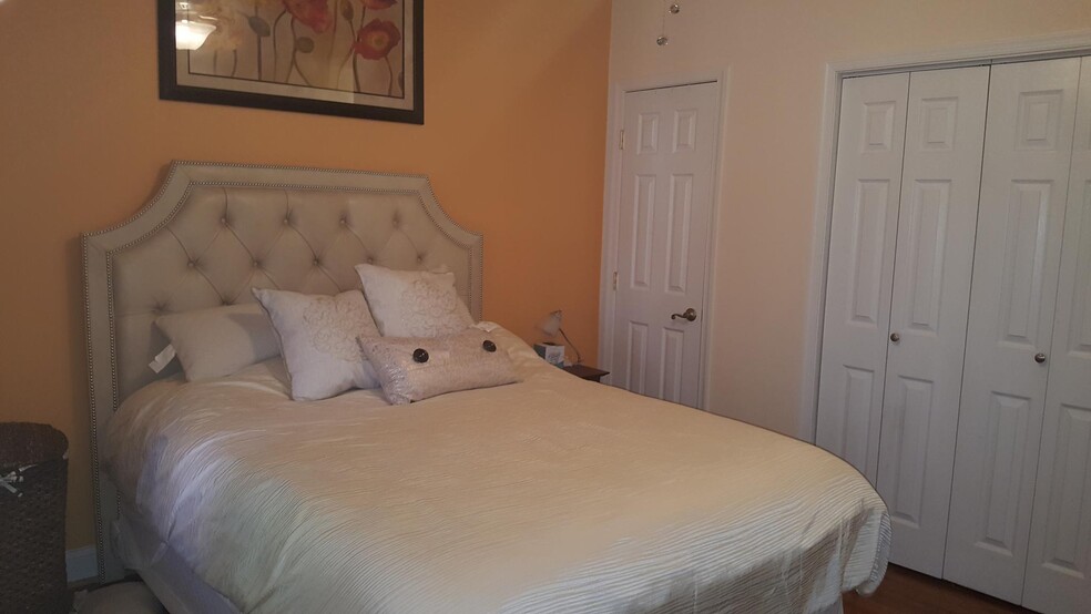bedroom - 2129 1st St NW 3