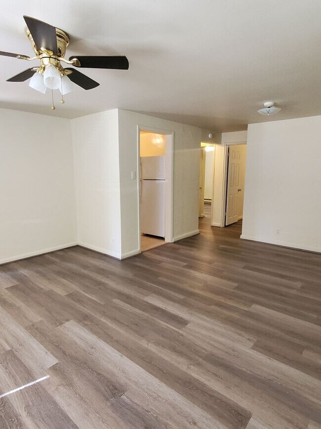 Building Photo - REV5214#A-EA