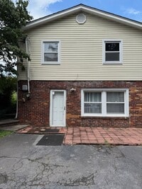 Building Photo - Knoxville 37921 - 1 bed 1 bath downstairs ...