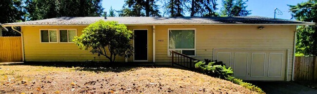 Building Photo - Updated 4 Bedroom Rambler – Spacious, Styl...