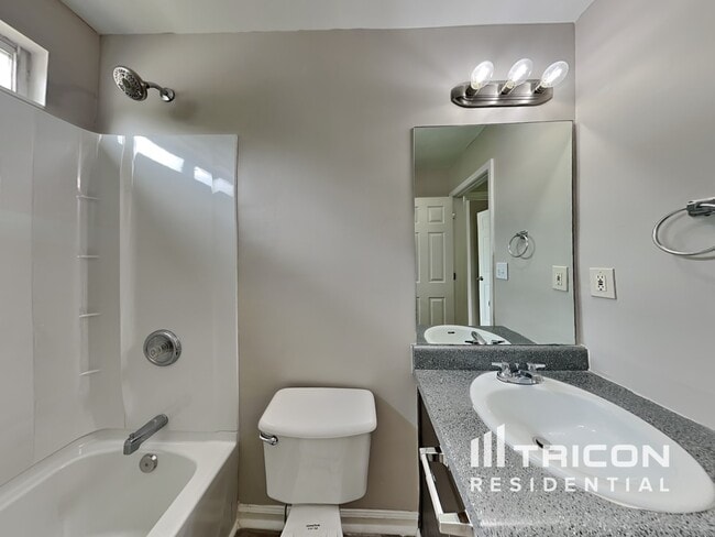 Building Photo - 2121 Serenity Dr NW