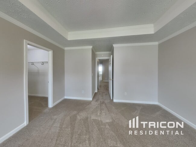 Building Photo - 1469 Buckingham Pl