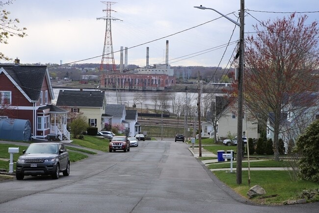Building Photo - 134 Baldwin St