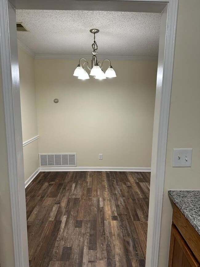 Building Photo - 616 Barrington Hills Dr