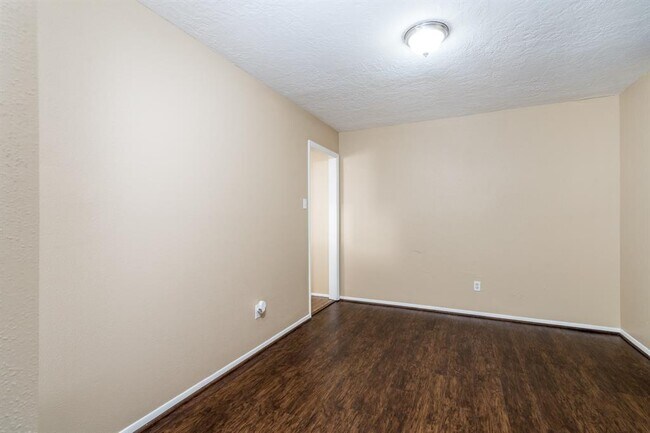 Building Photo - 9903 Cane Creek Dr