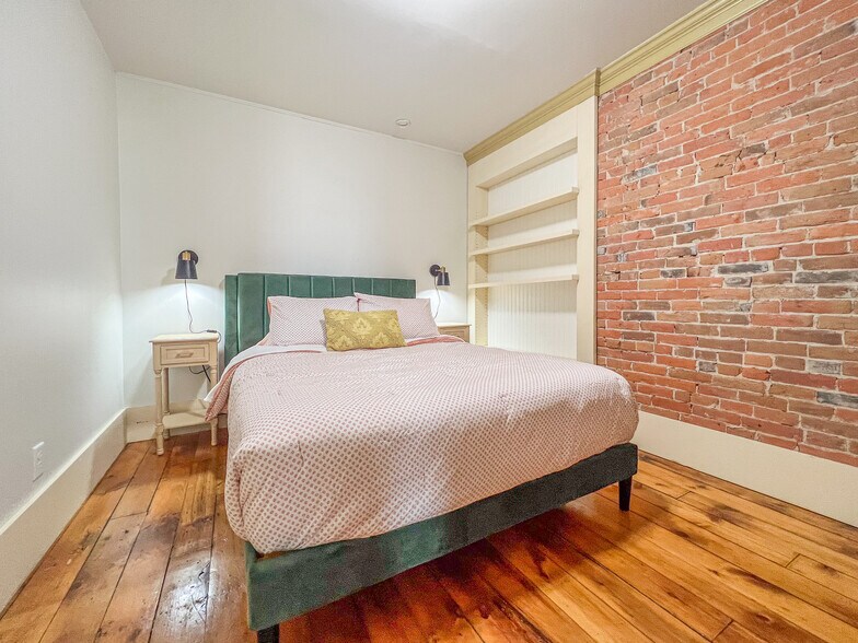 Building Photo - 1175 Iowa St