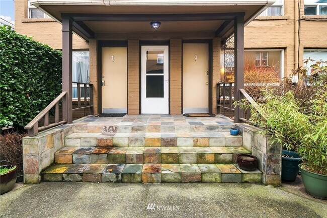 Building Photo - 120 14th Ave