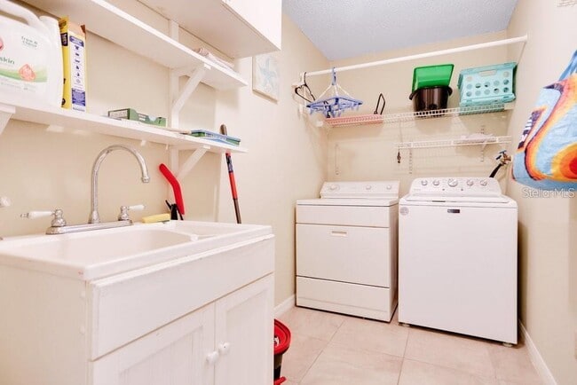 Building Photo - 3411 Windy Wood Dr