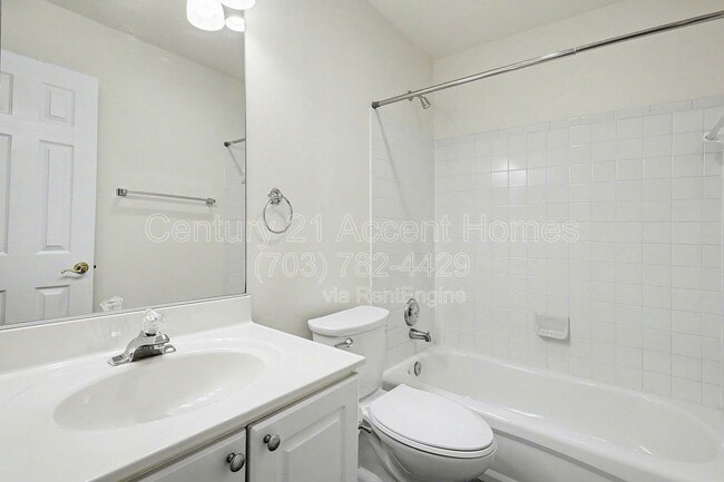 Building Photo - 1705 Dunnington Pl