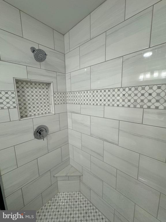 Building Photo - 1 President Point Dr