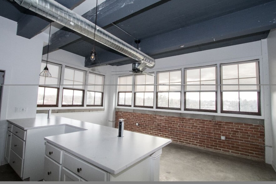 Building Photo - The Lofts of Webster