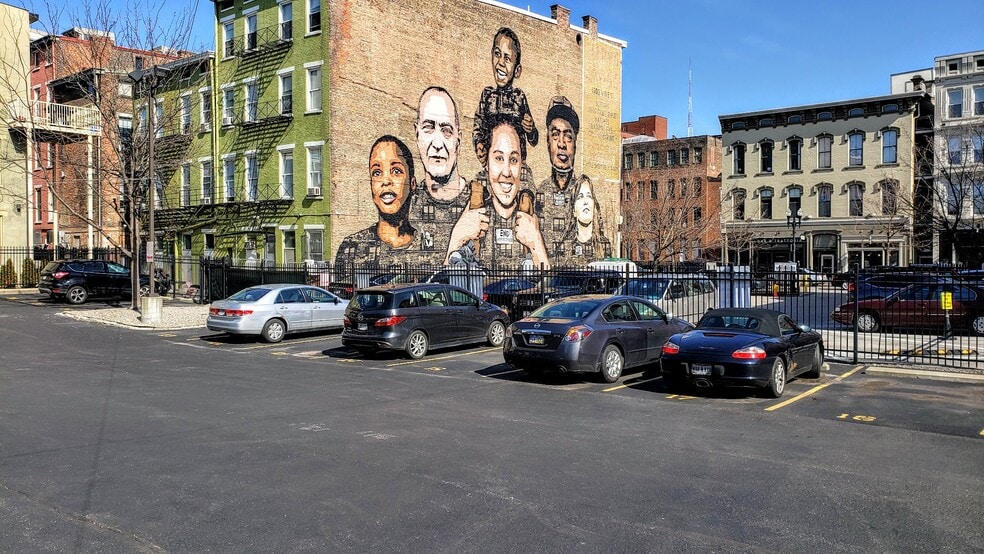 Building Photo - 1207 Vine St