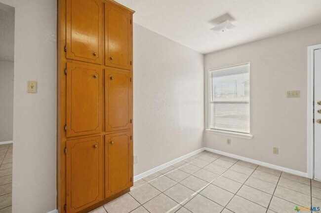 Building Photo - 1007 York Ave