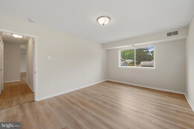 Building Photo - 208 Victor Pkwy