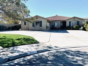 Building Photo - West Palmdale 4 bedroom