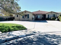 Building Photo - West Palmdale 4 bedroom