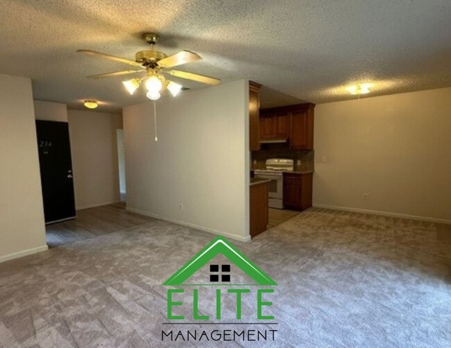 Building Photo - **2 Bed, 2 Bath Condo in Gated Community |...