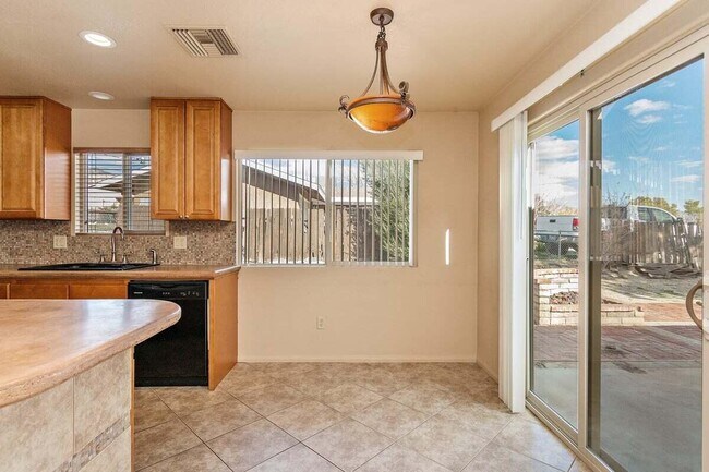 Building Photo - 49434 Mojave Dr