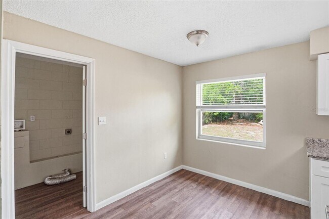 Building Photo - 1413 Sunridge Rd