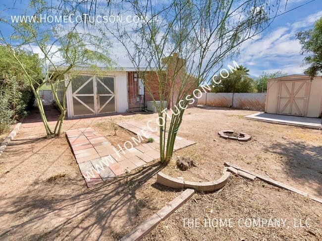 Building Photo - 720 W Alturas St