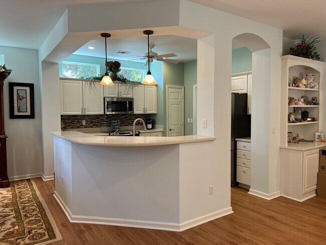 Building Photo - Two Bedroom, Two Bath UNFURNISHED Home in ...