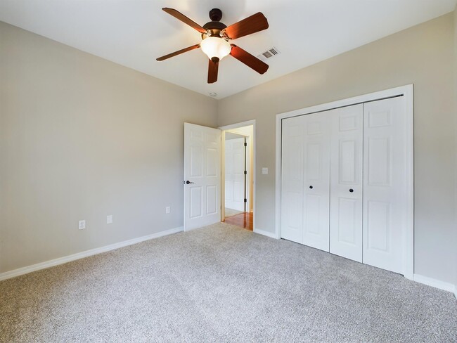 Building Photo - 143 Creve Core Dr