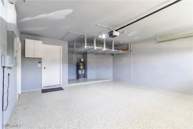 Building Photo - 687 Melville Ct