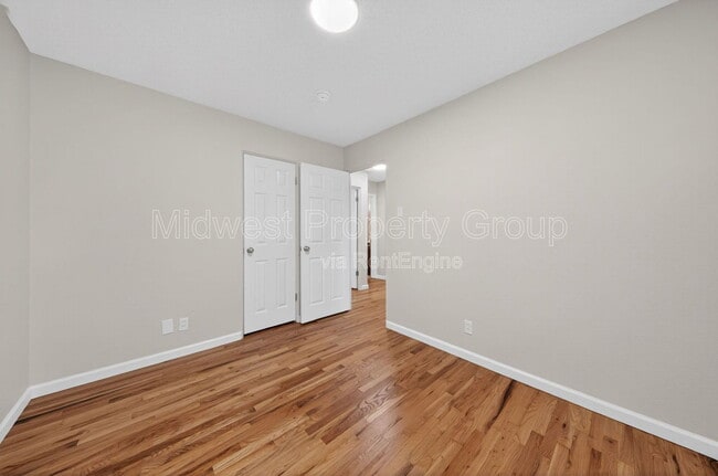 Building Photo - 645 Lilac Dr