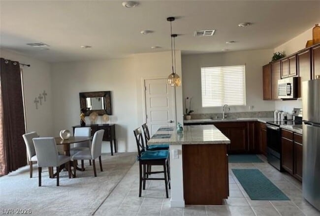 Building Photo - 5980 E Drosetta Ave