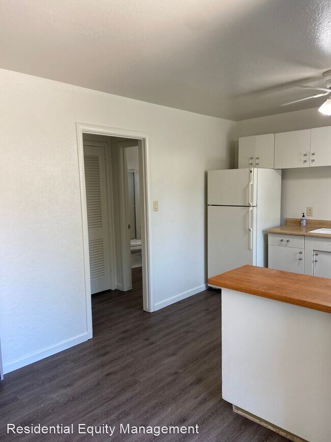 Building Photo - 1 br, 1 bath House - 910 1/2 Mormon Street #A
